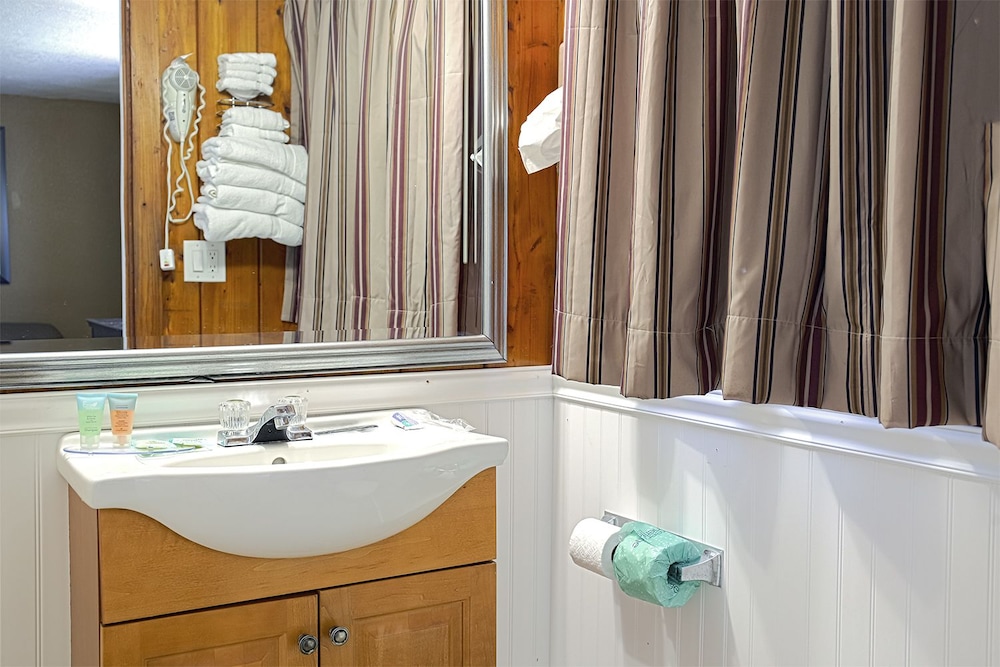 Rodeway Inn And Suites 38/71