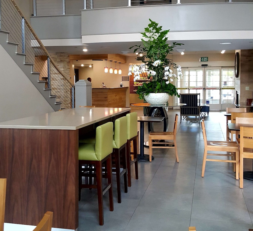 Spark by Hilton Redlands 31/40