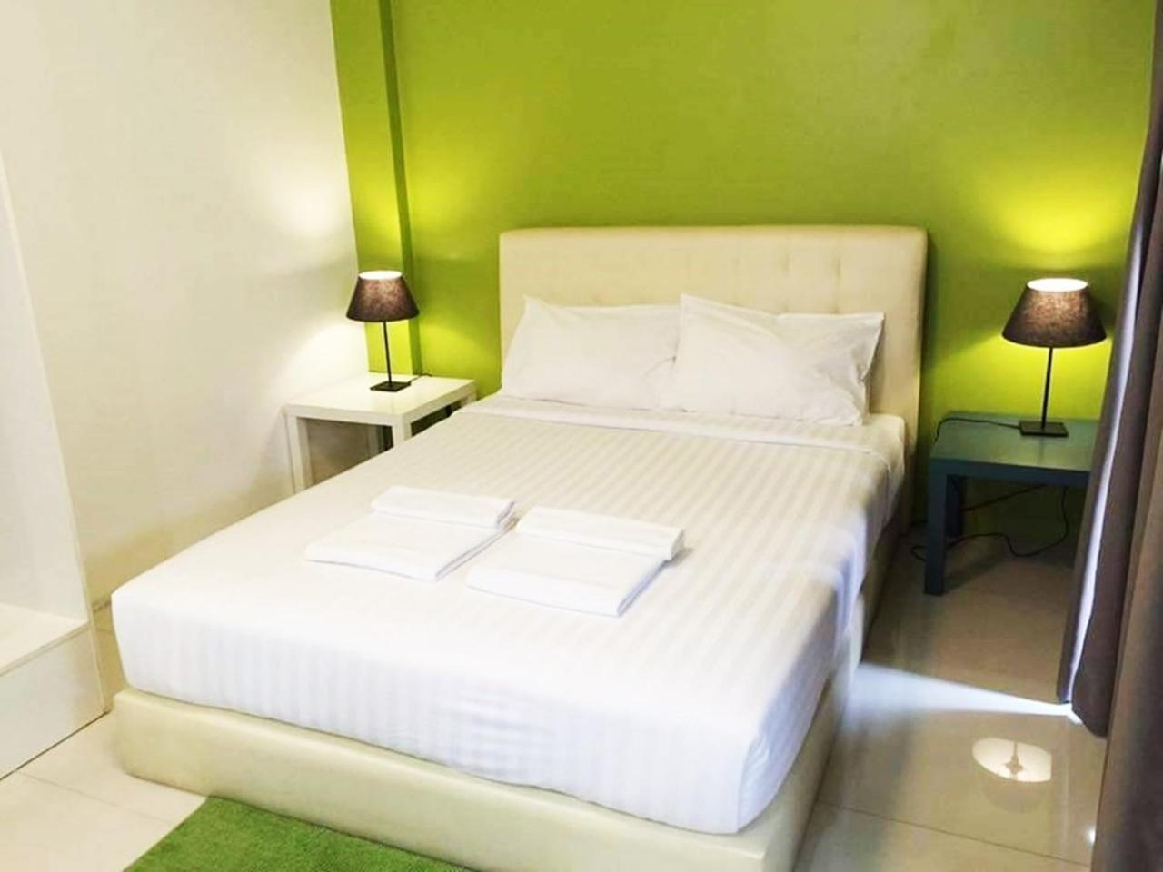 1 Bedroom, Queen Bed
