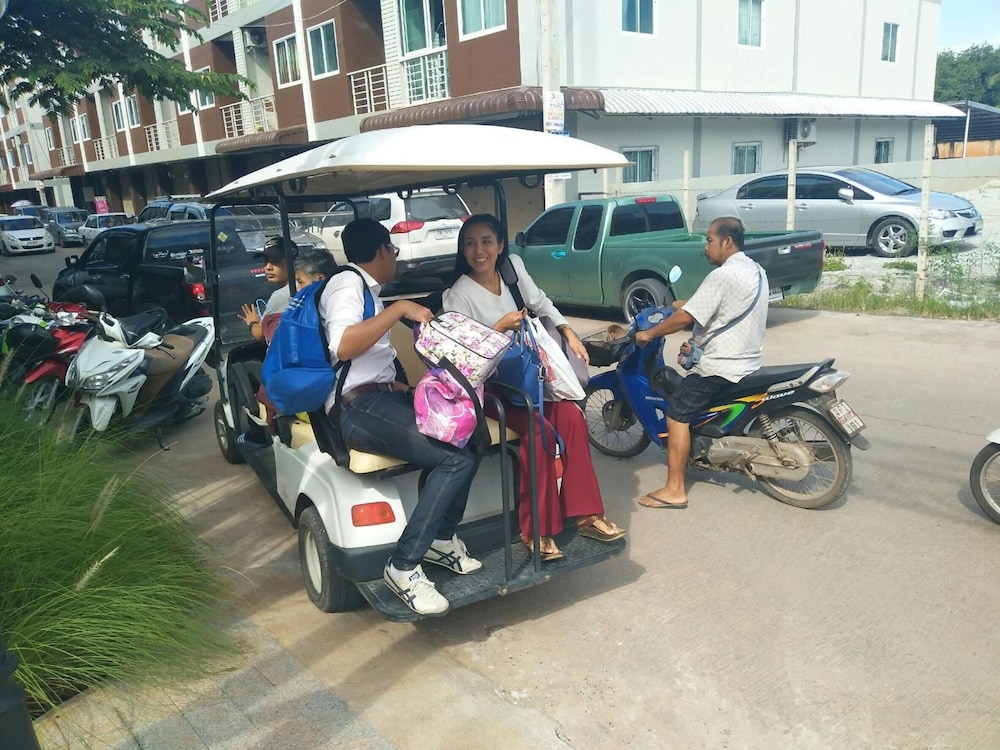 Ploy's Pearl Hotel 37/41