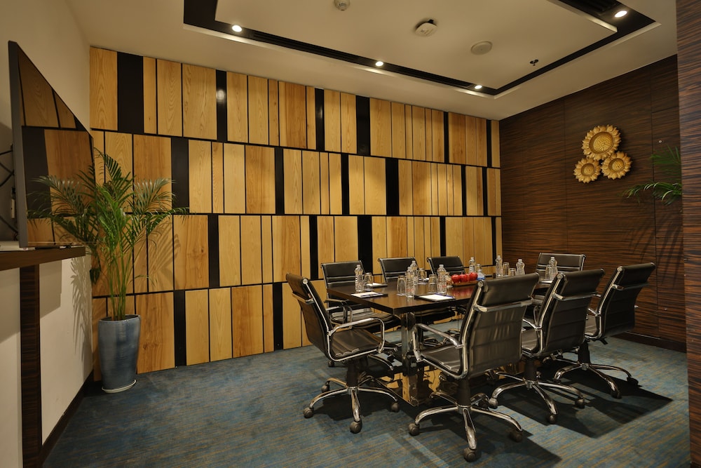 Fairfield by Marriott Agra 40/49