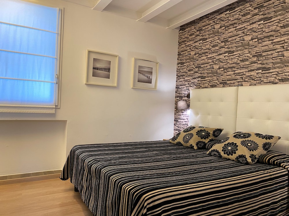 WELLNESS, DOUBLE OR TWIN BED