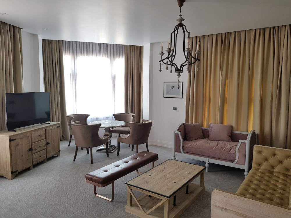 Shirvanshah Hotel 49/70