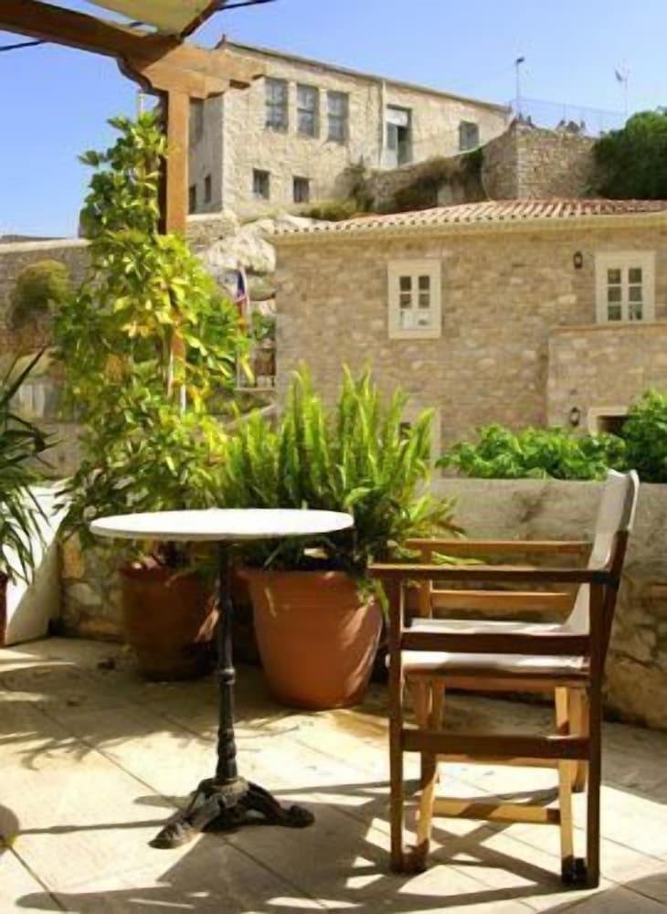 Angelica Boutique Hotel 66/74