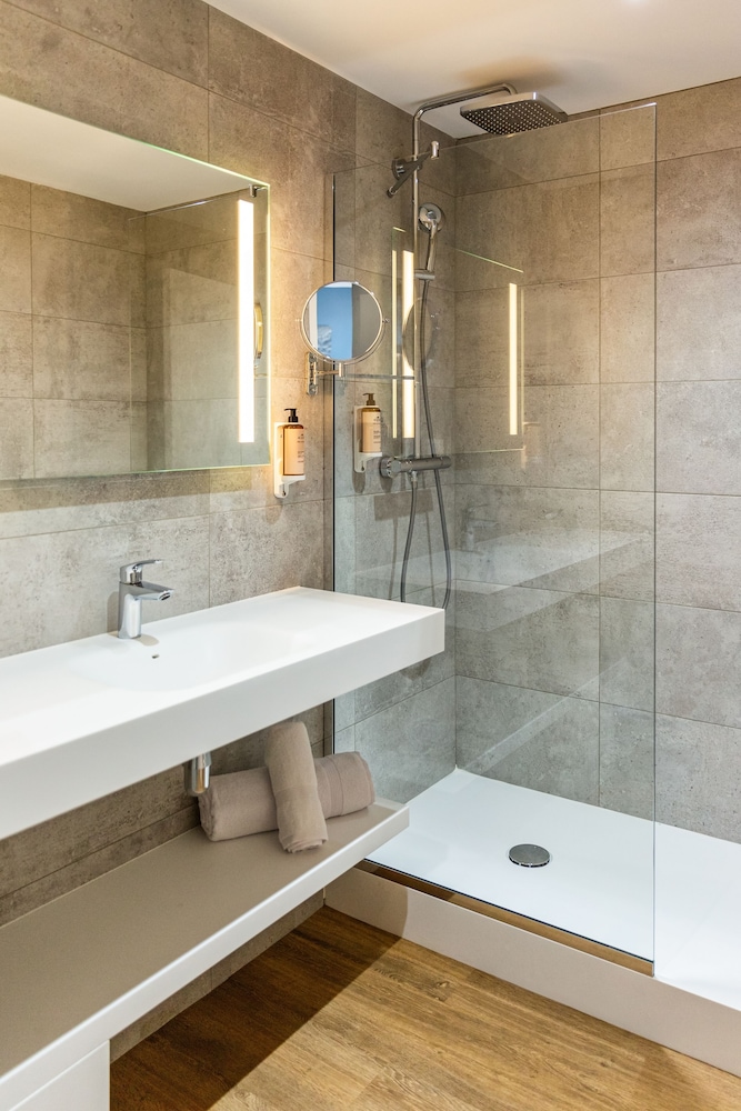 Mercure Toulouse Aeroport Blagnac 56/57