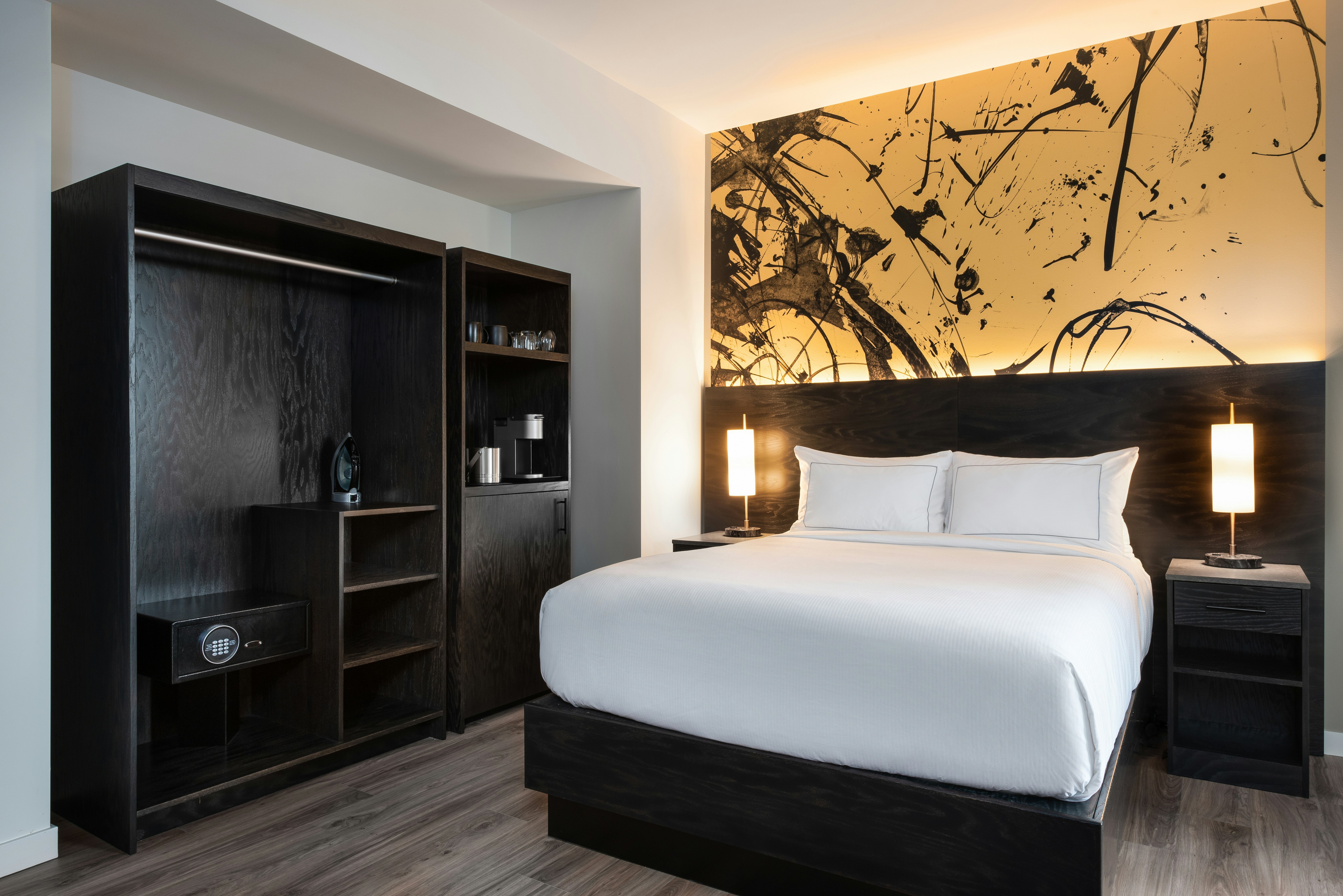 Room, Queen Bed