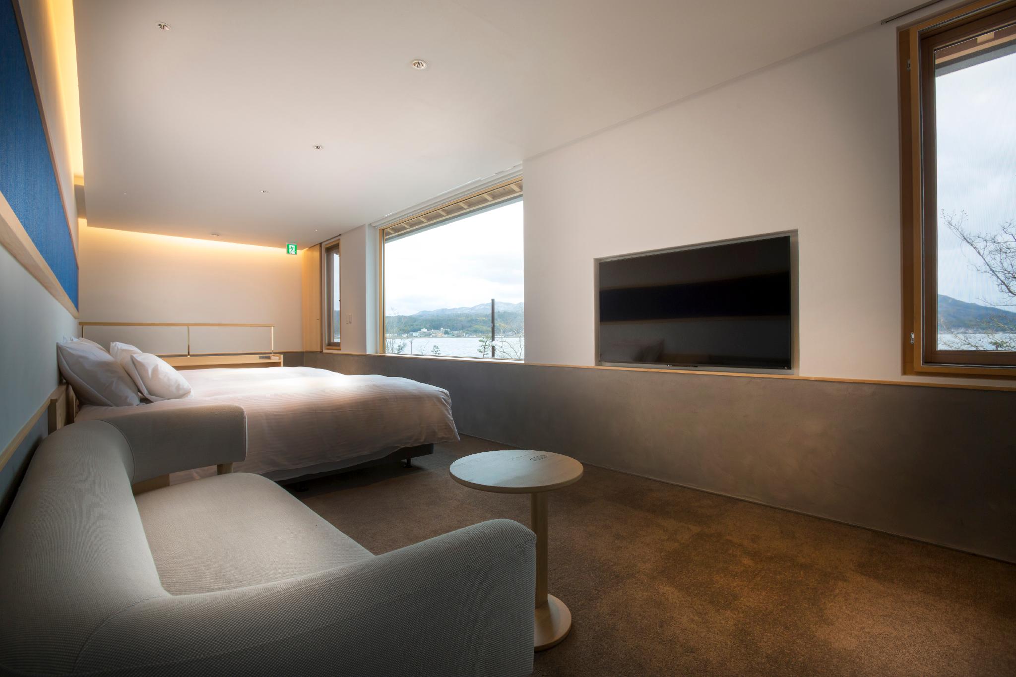So Suite, Terrace