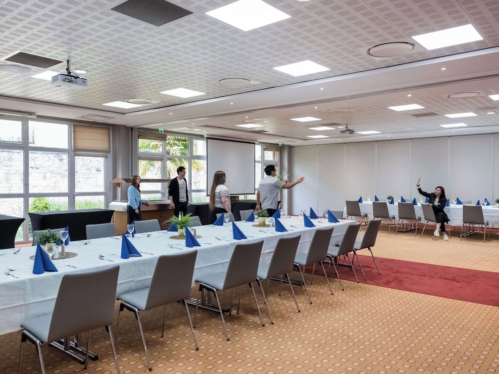 Mercure Caen Centre Port de Plaisance 46/75