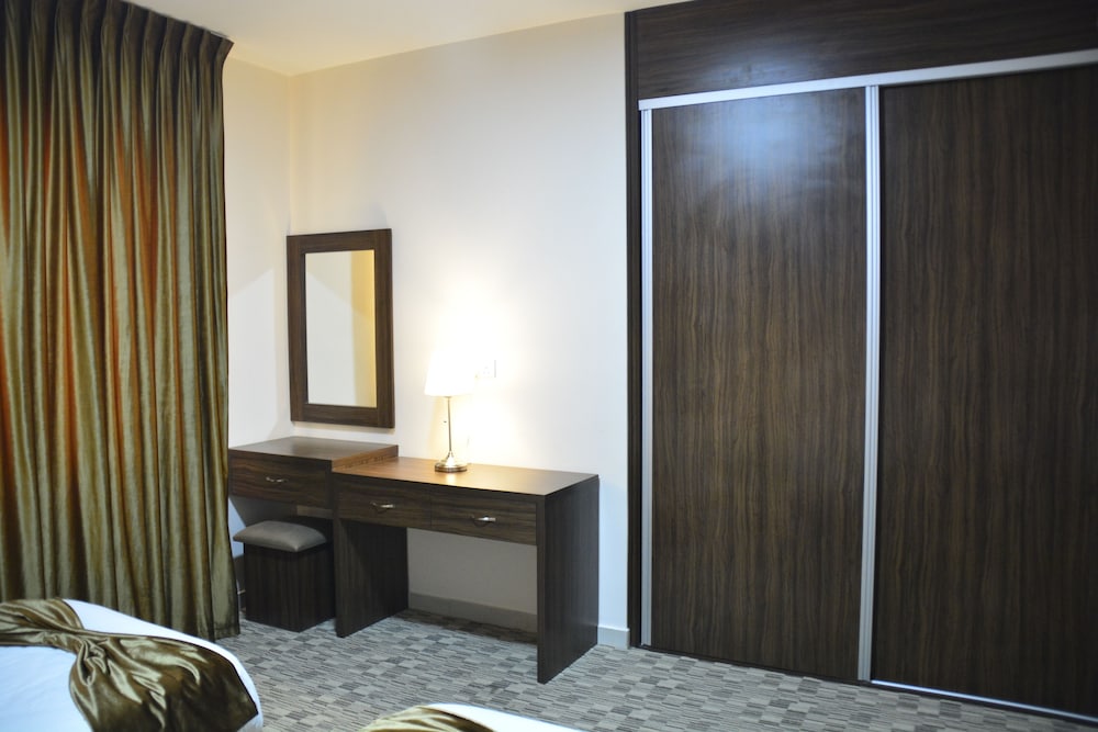 Rawa Hotel Suites 31/33