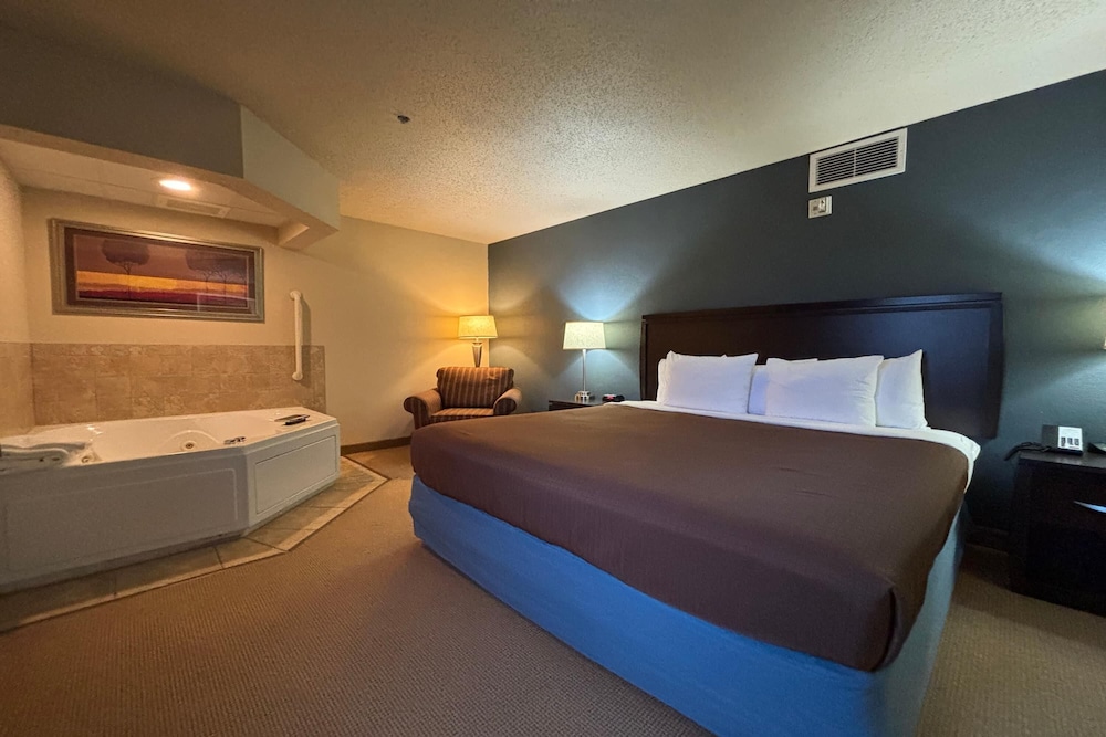 1 Bedroom, Suite, King Bed, Jetted Tub