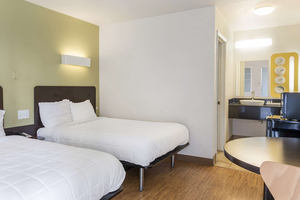Americas Best Value Inn Bowling Green 12/28