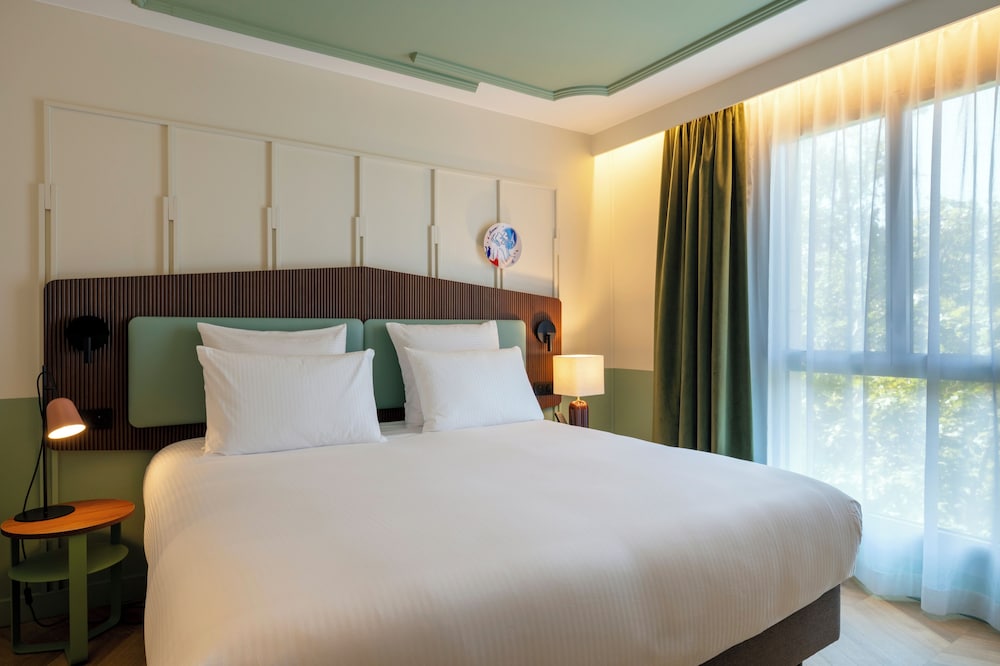 Ampere Hotel 29/80