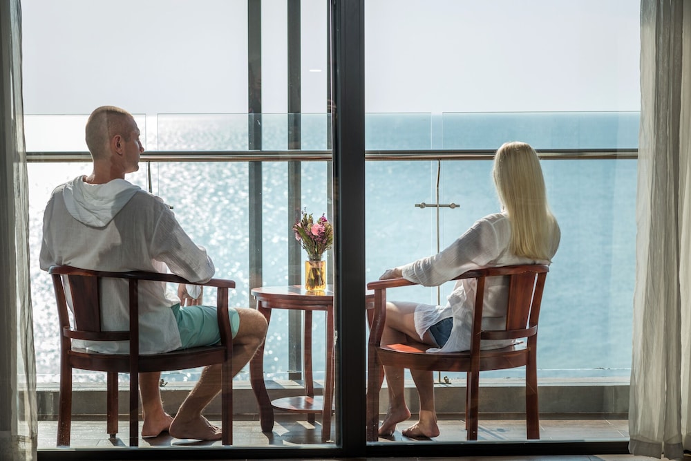 Amarin Resort & Spa 64/69