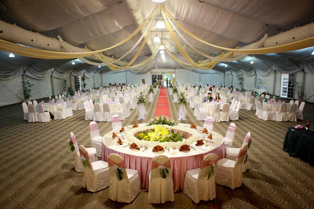 Glory Beach Resort 56/68