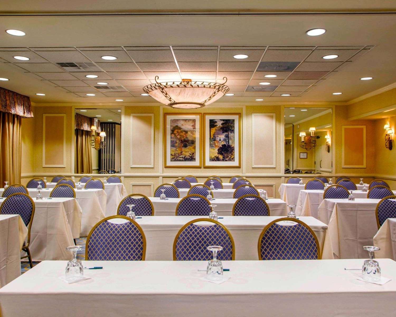 Quality Inn Meadowlands 17/24