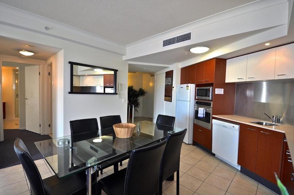 Surfers Paradise Private Apartments 44/59