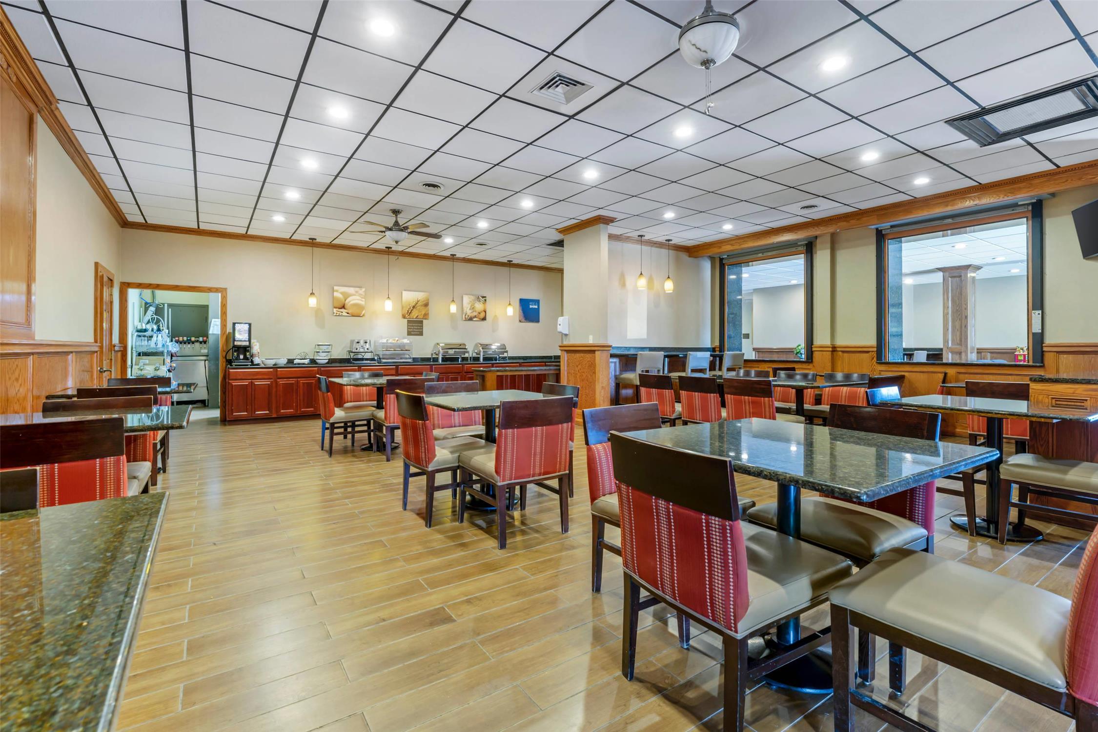 Comfort Inn & Suites Triadelphia - Wheeling 31/38