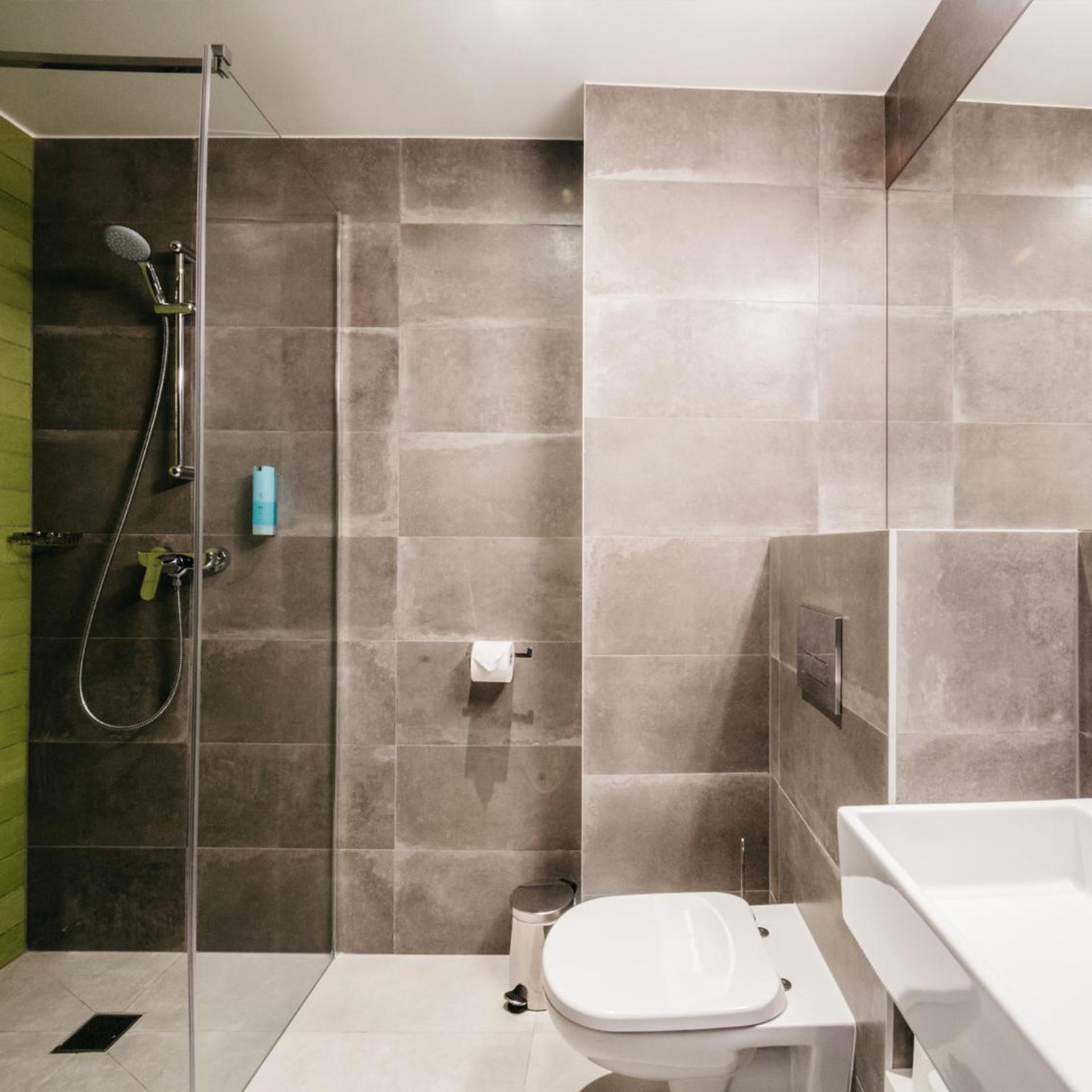 غرفة بسرير مزدوج مع سرير إضافي، Q Hotel Plus Katowice 5/5