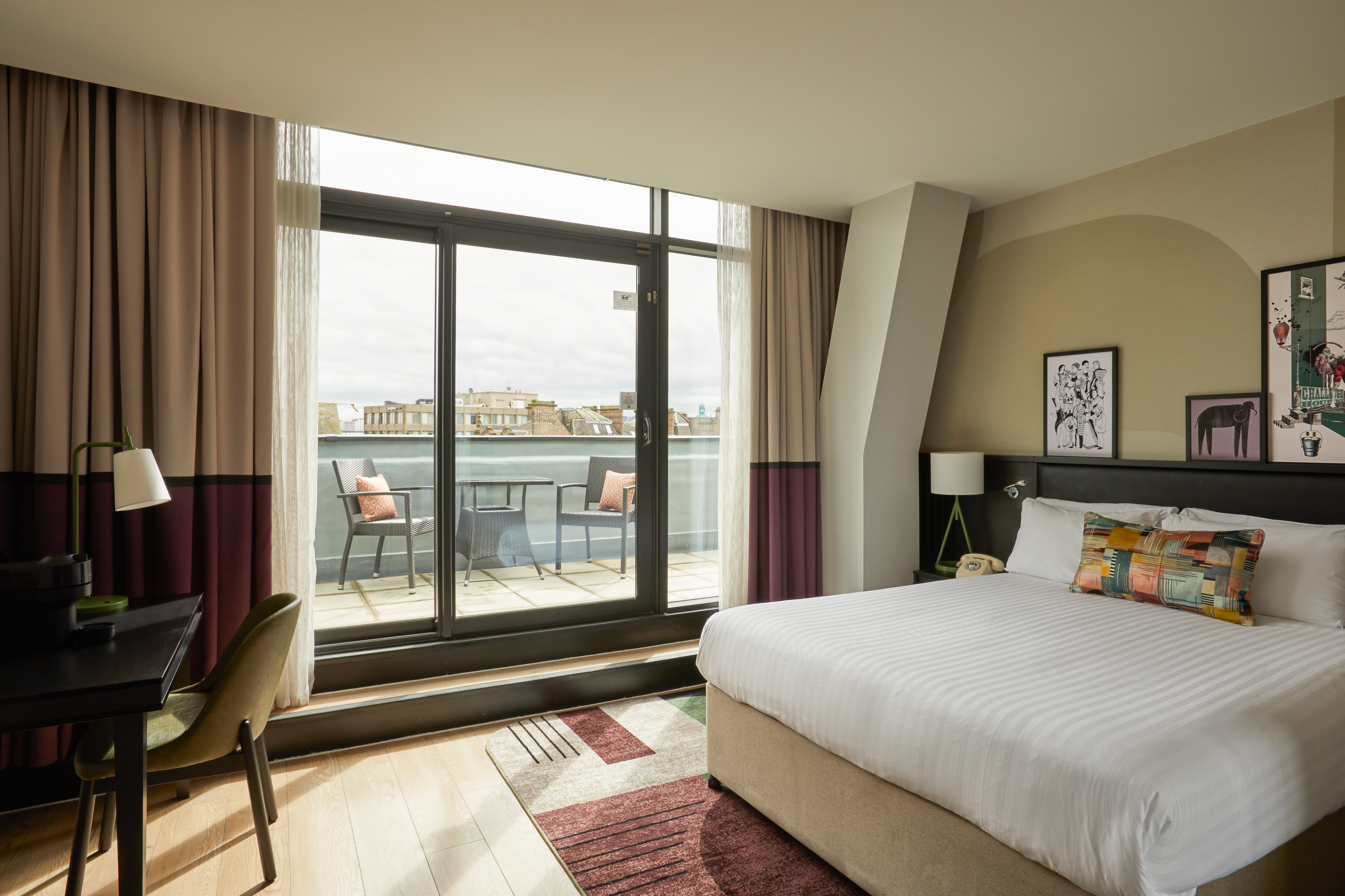 Standard, King Bed, City View, Balcony