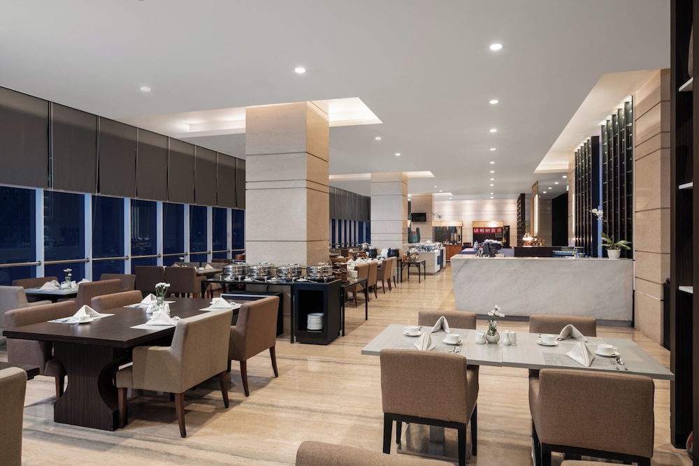 MELIA MAKASSAR 54/73
