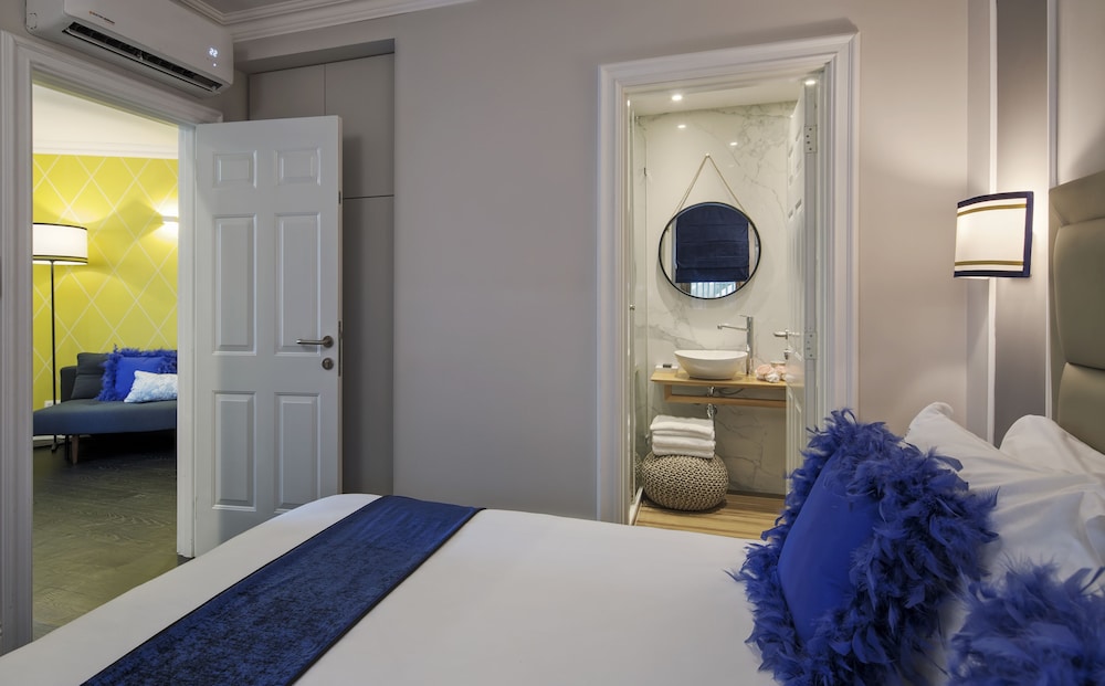 EXECUTIVE, SUITE, QUEEN BED
