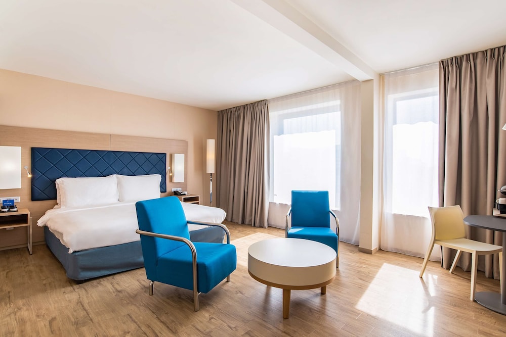 Radisson Blu Hotel Toulouse Airport Formerly Radisson Sas 33/74