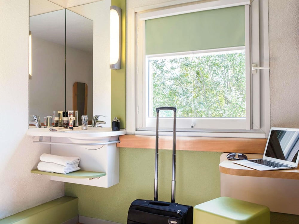 Ibis Budget Poitiers Nord Futuroscope 70/71