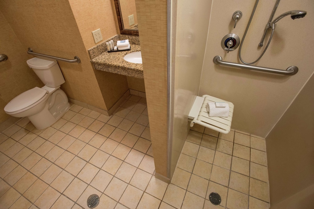 Embassy Suites by Hilton Charlotte Concord Golf Resort & Spa 27/74