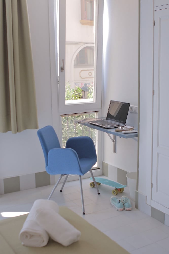 Hostal Gravina 30/50