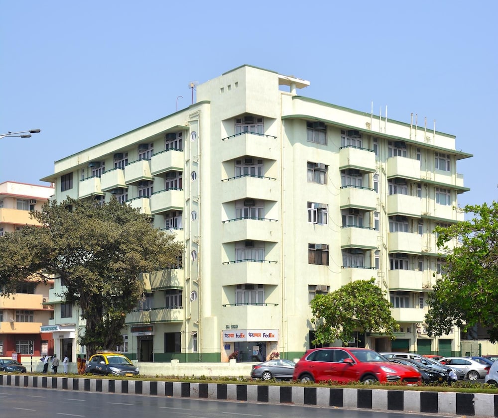 Sea Green Hotel 2/50