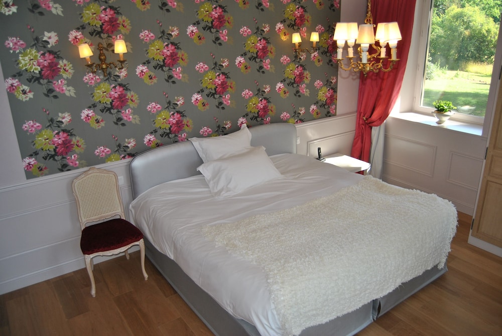 Chateau D'Apigne Rennes 16/50