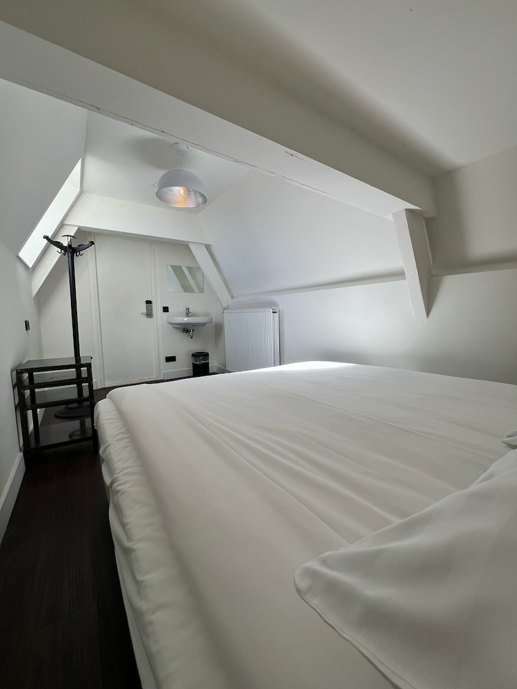 Amigo Budget Hotel 16/50