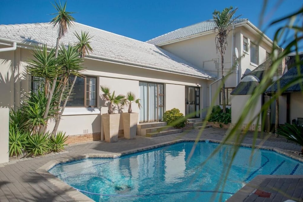 Palm Beach Guesthouse 70/71