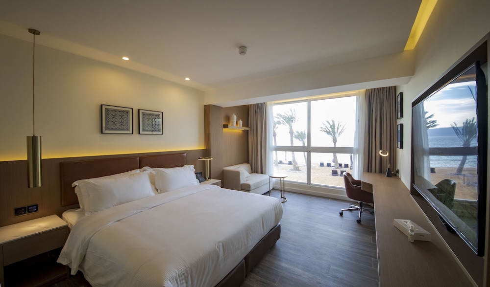 DELUXE, DOUBLE BED, POOL ACCESS