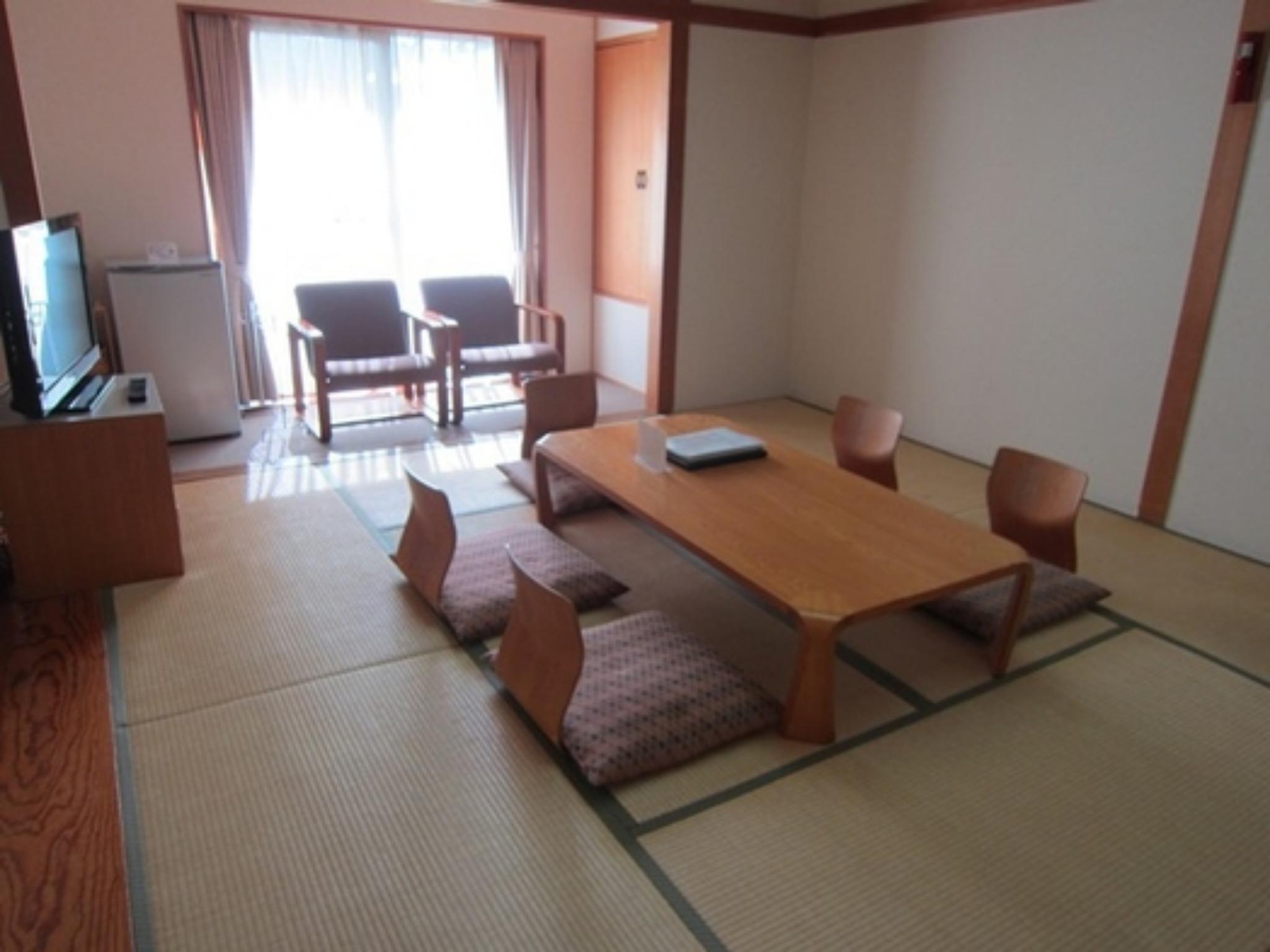 Japanese, No Bathroom, Tatami