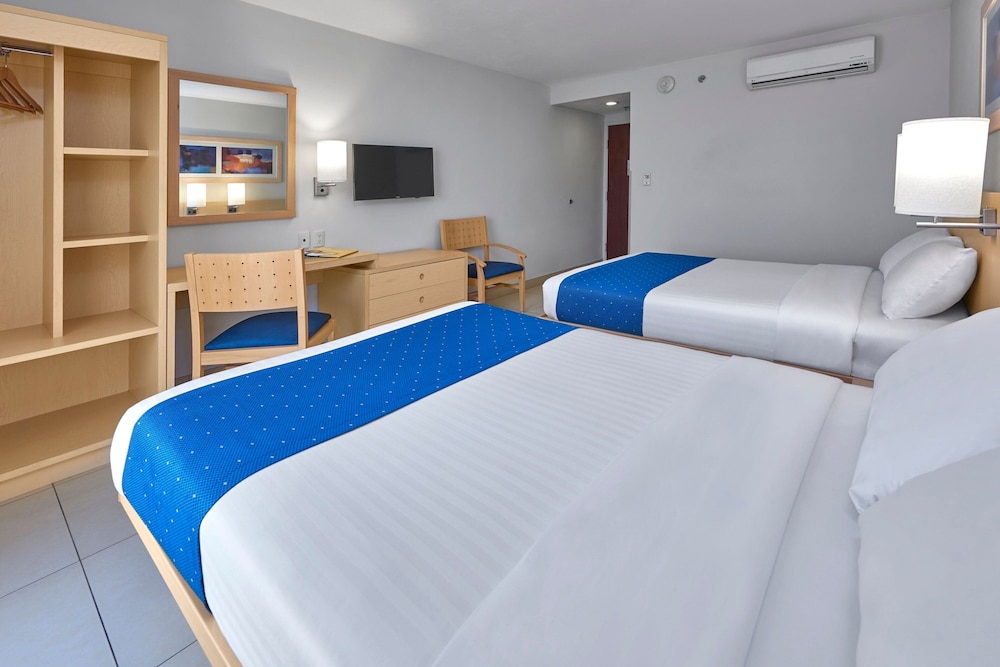 غرفة بسريرين مزدوجين، City Express by Marriott Xalapa 2/3