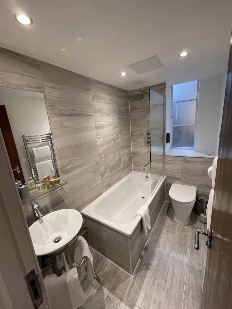 Roland House Apartments 13/54