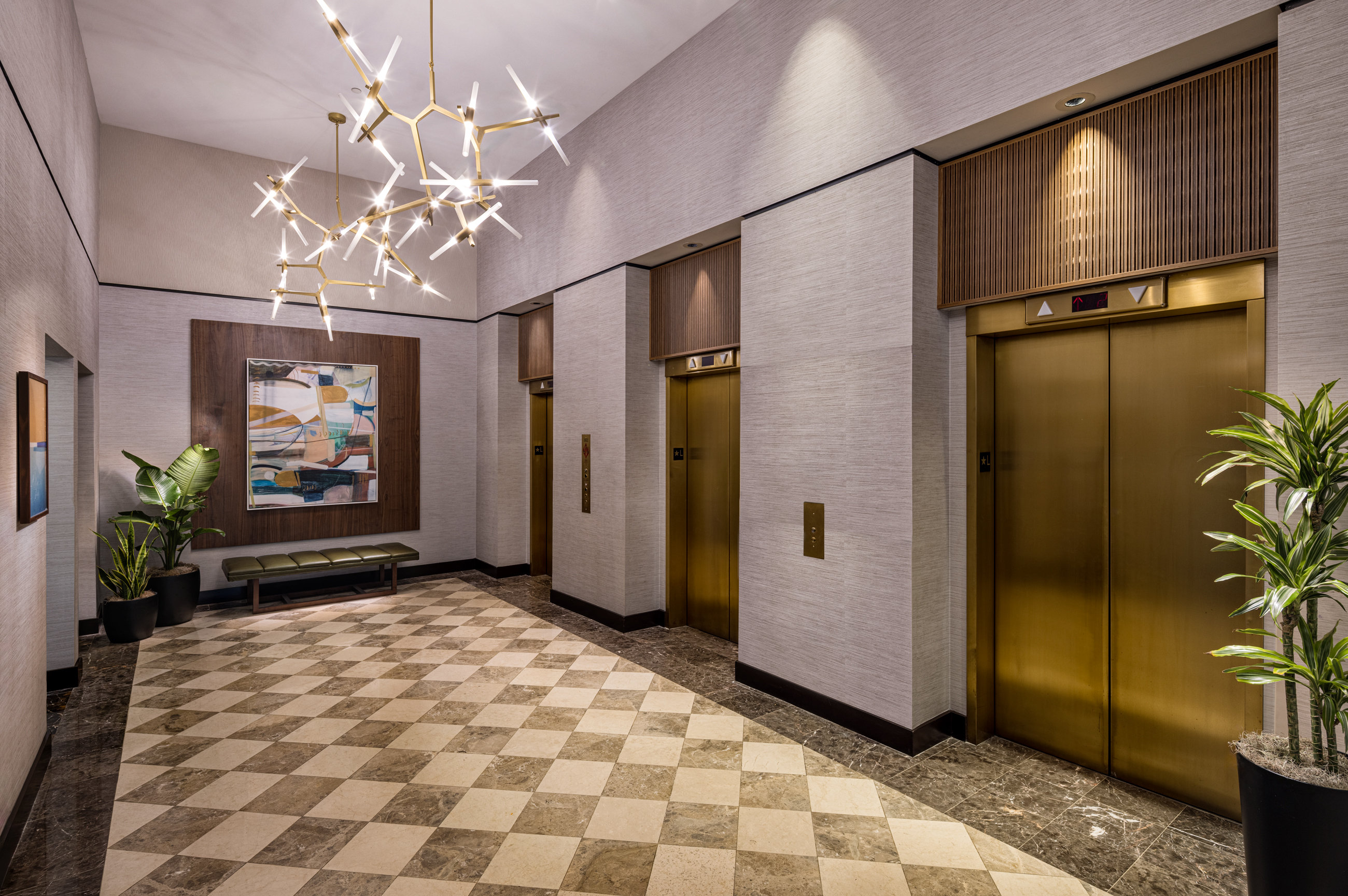 Crowne Plaza Cleveland At Playhouse Square An Ihg Hotel 8/77