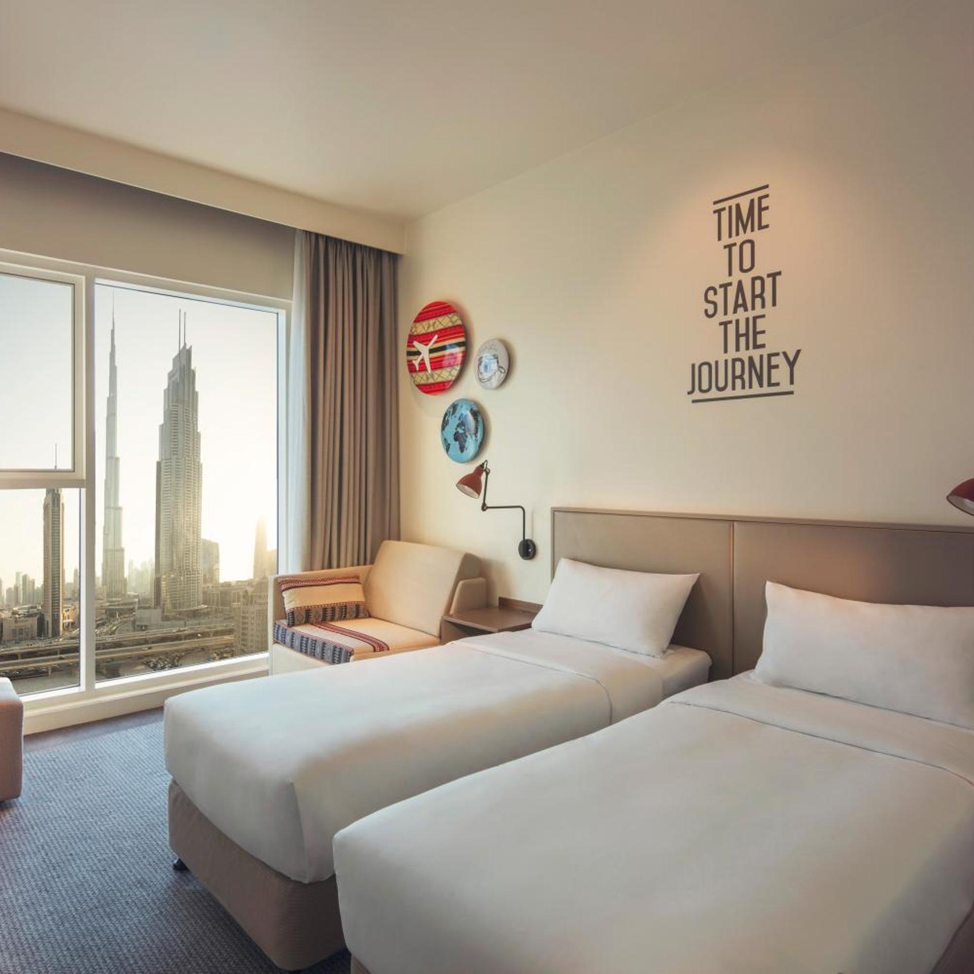 Rover, King Bed, Burj View