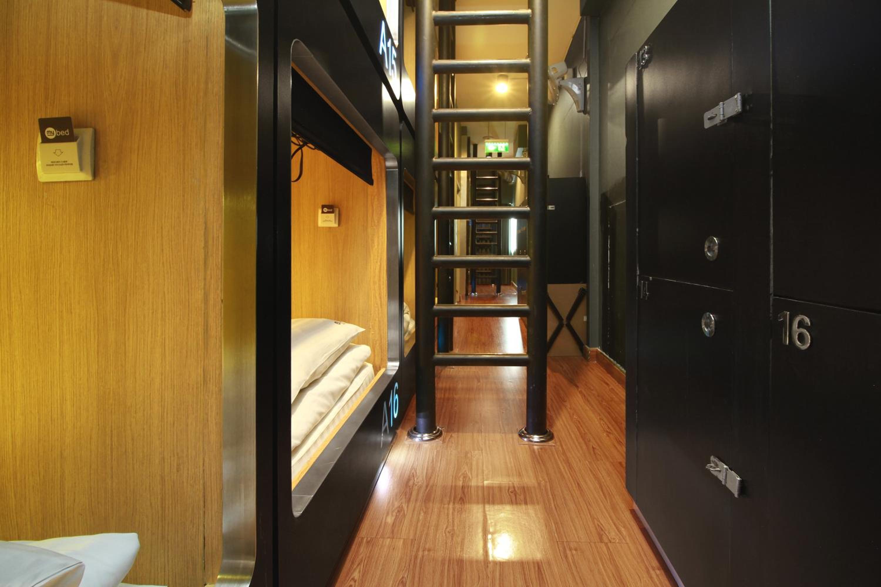 Capsule, Male Dorm