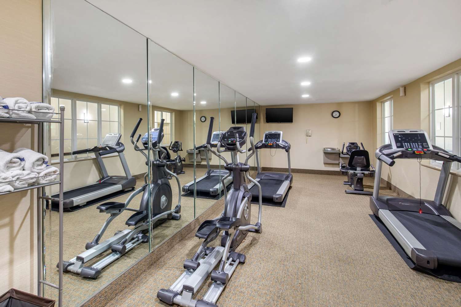 Comfort Inn and Suites Cedar Hill Duncanville 15/32