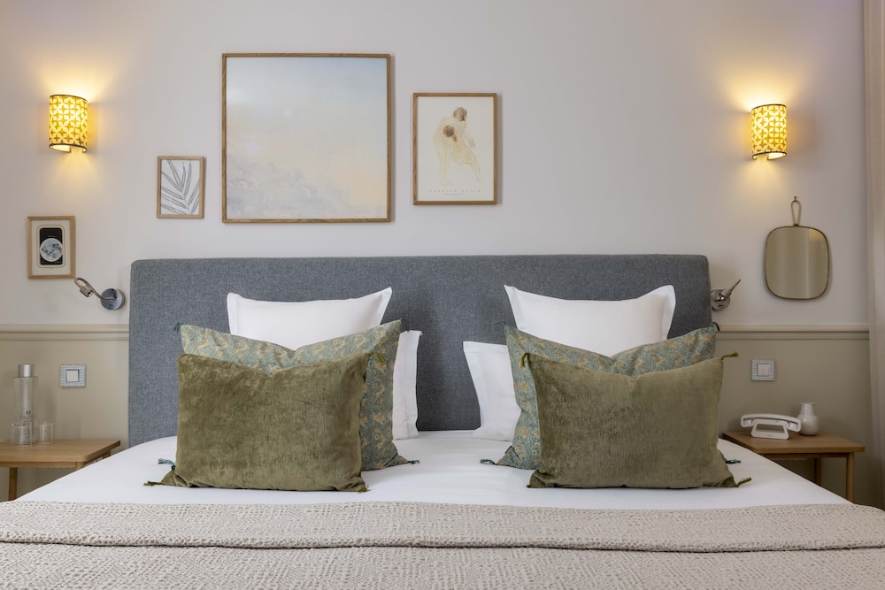 Le Petit Beaumarchais Hotel & Spa 25/48