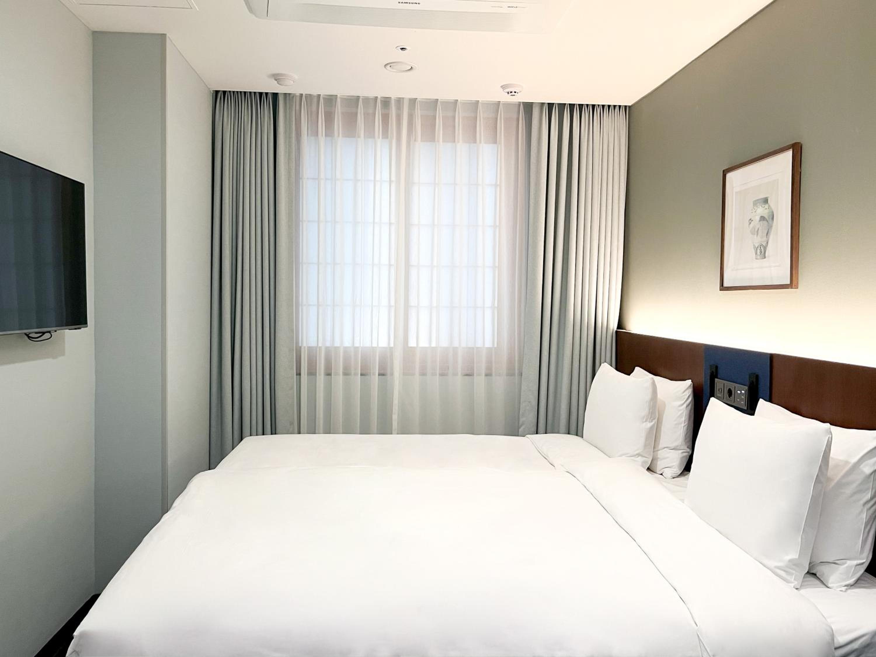SUPERIOR, TWIN BEDS