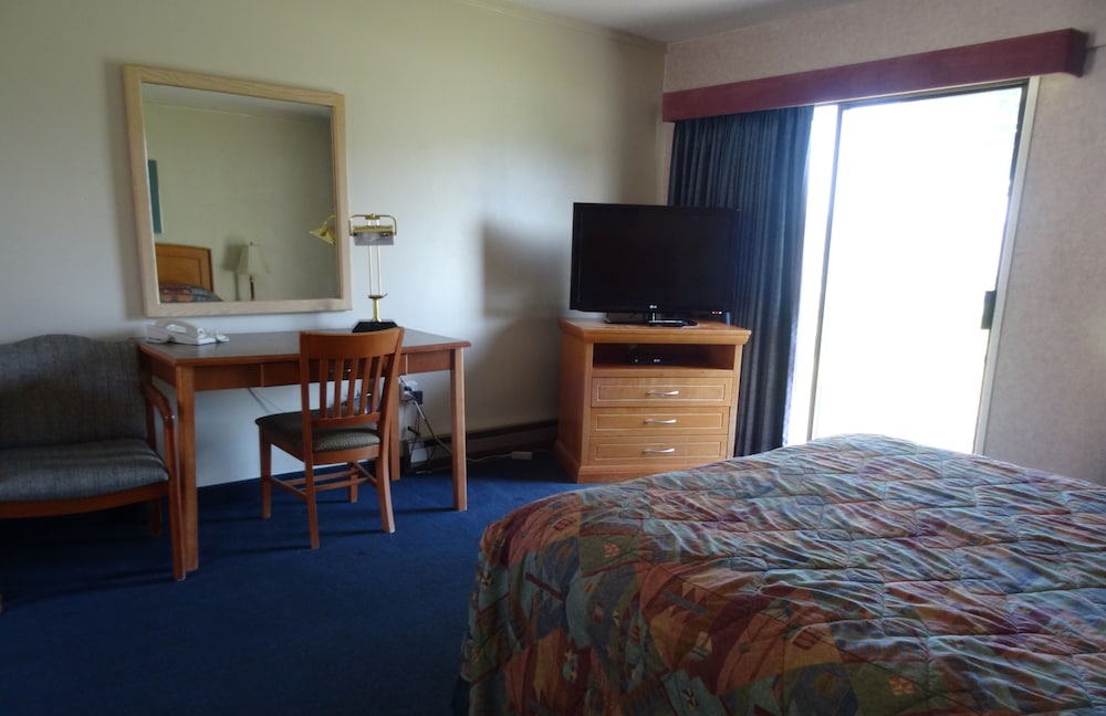 Hospitality Inn 28/55