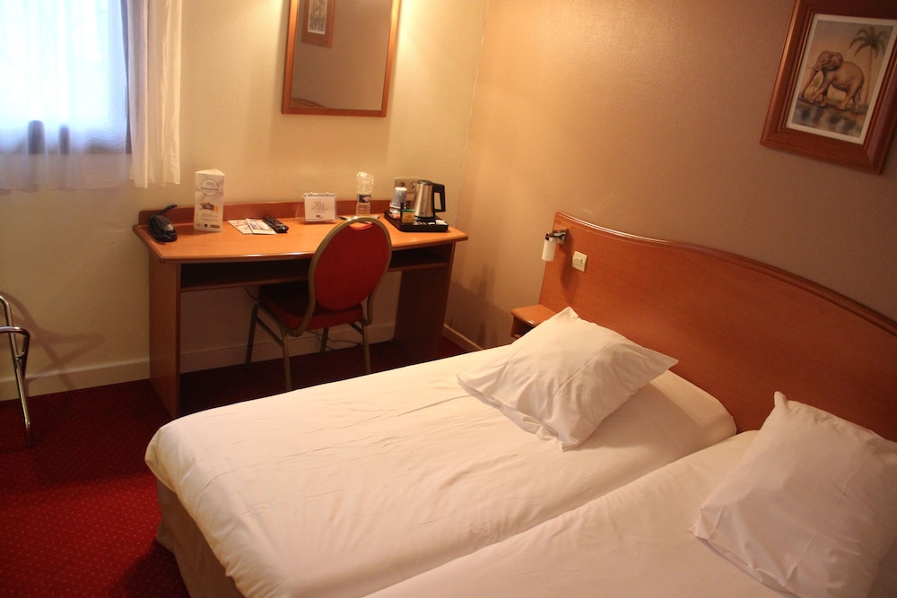 Hotel Kyriad Saint Quentin En Yvelines - Montigny 16/58