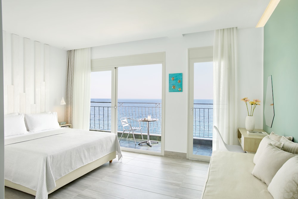 Superior, Double Bed, Sea View