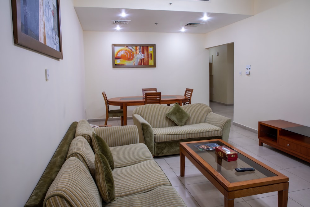 Wescott Plaza Hotel Apartments L.L.C 38/59