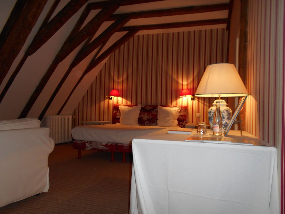 CHATEAU DE LA BOURDAISIERE 24/55