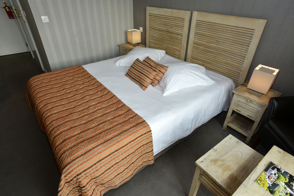 Qualys Hotel Almoria 47/75