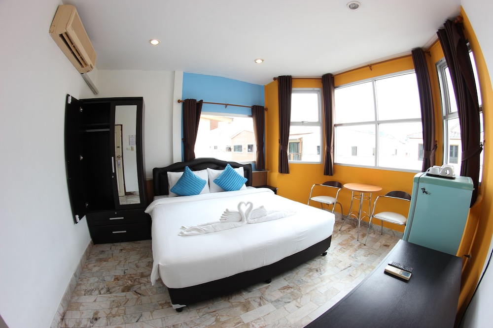 Tulip Inn 28/55